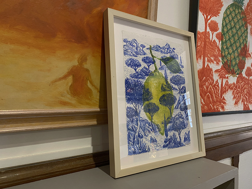 Aquarelle et peintures dans l'atelier de xavier pangaud. Aquarelle du paysage bleu avec citron.